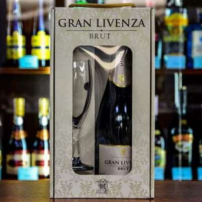Испанское шампанское Cava Gran Livenza Brut в подарочной упаковке с бокалом